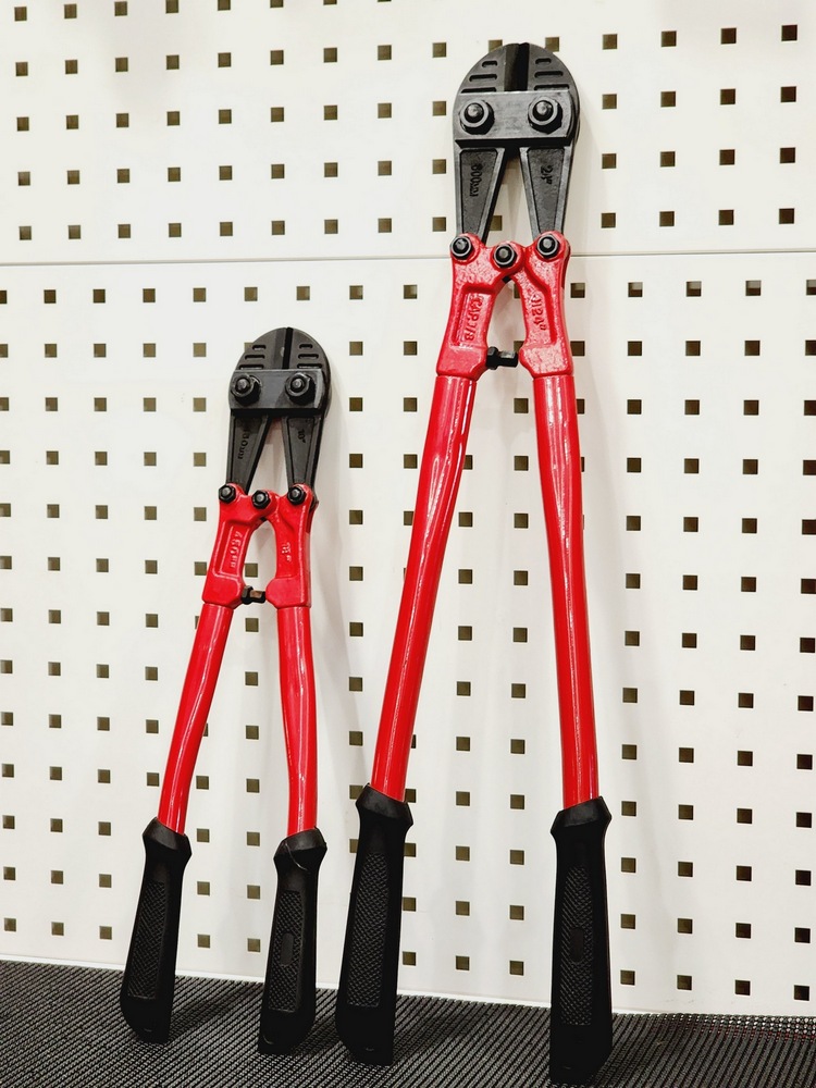 Industrial bolt cutters