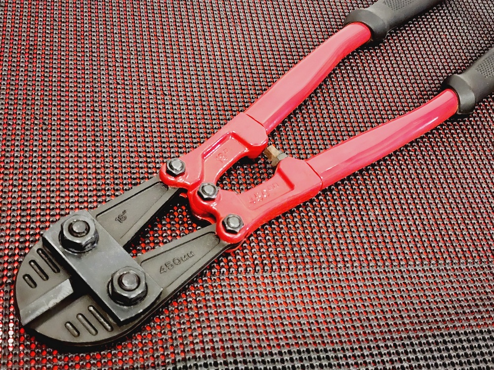 Industrial bolt cutters