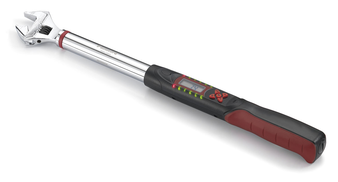 Digital adjustable wrench