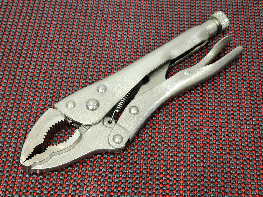Large jaw locking pliers