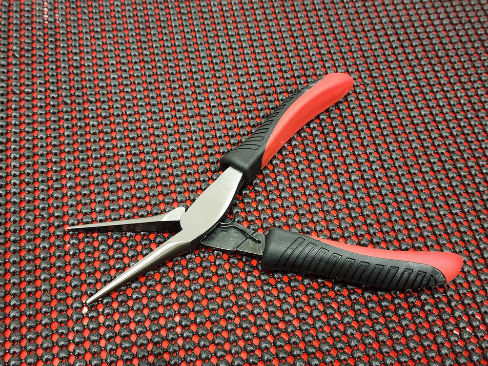 Pro-series miniature needle nose pliers