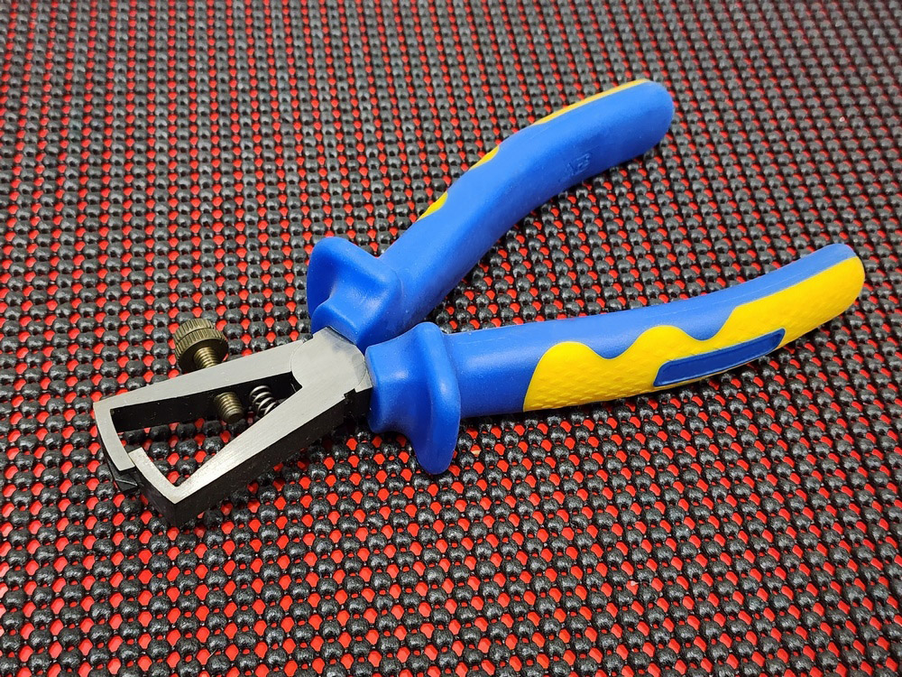 Insulated bent nose pliers 6"