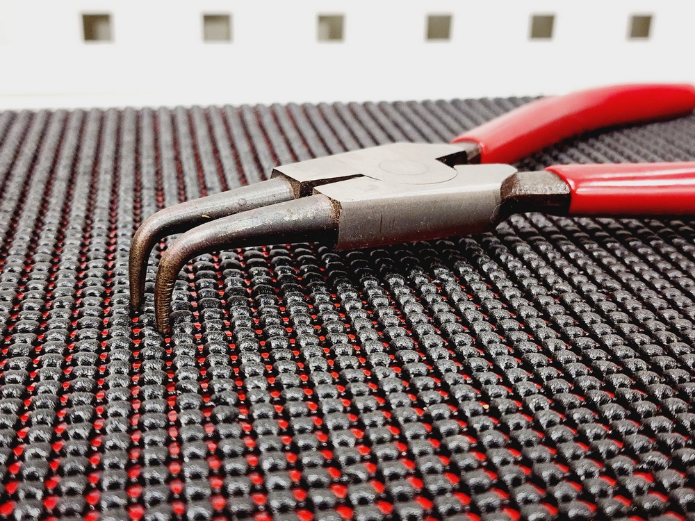 External bent pattern snap ring pliers