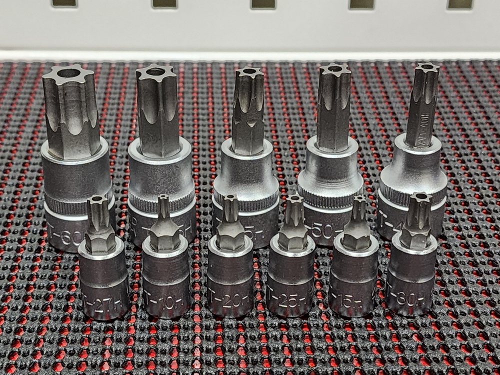 1/4 & 3/8" dr. tamper resistant torks bit socket 12 pc set